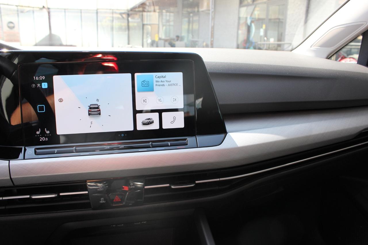 Volkswagen Golf 2.0 TDI 115 CV LIFE NAVY VOLANTE RISCALDABILE ADAPTIVE CRUISE CONTROL