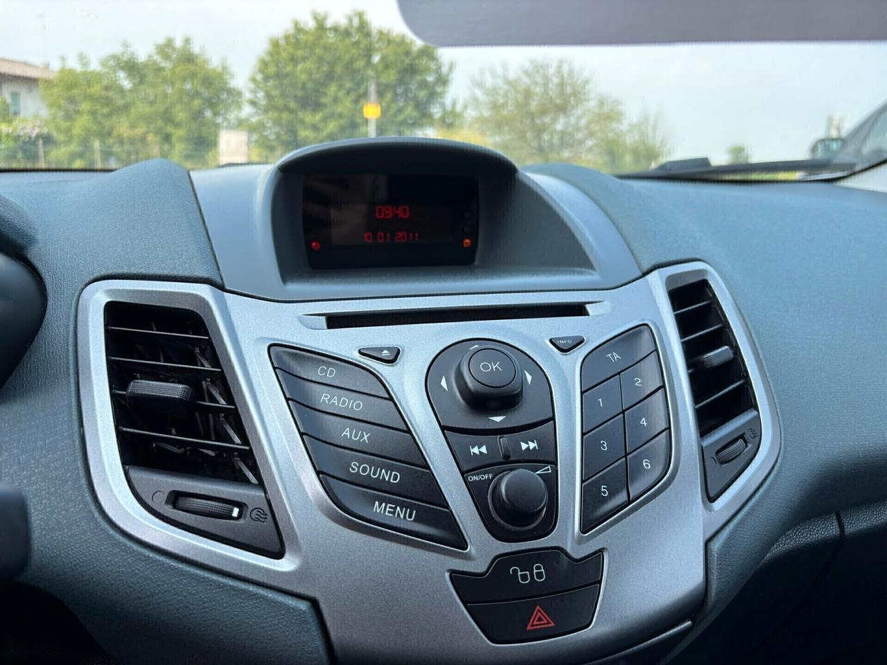 Ford Fiesta 1.2 benzina Neopatentati