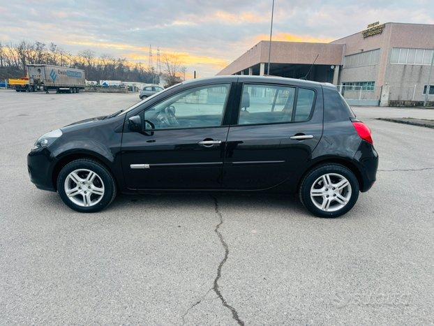 Renault Clio 1.2 16V 5P Luxe (55 kw)