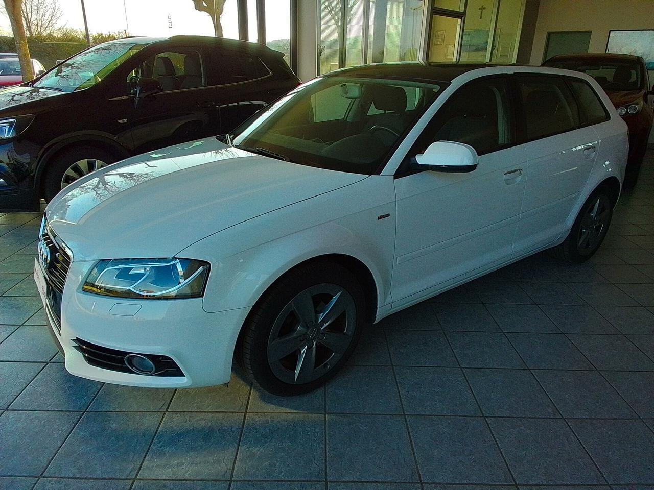 Audi A3 Sportback S-LINE 1.6 TDI 90cv