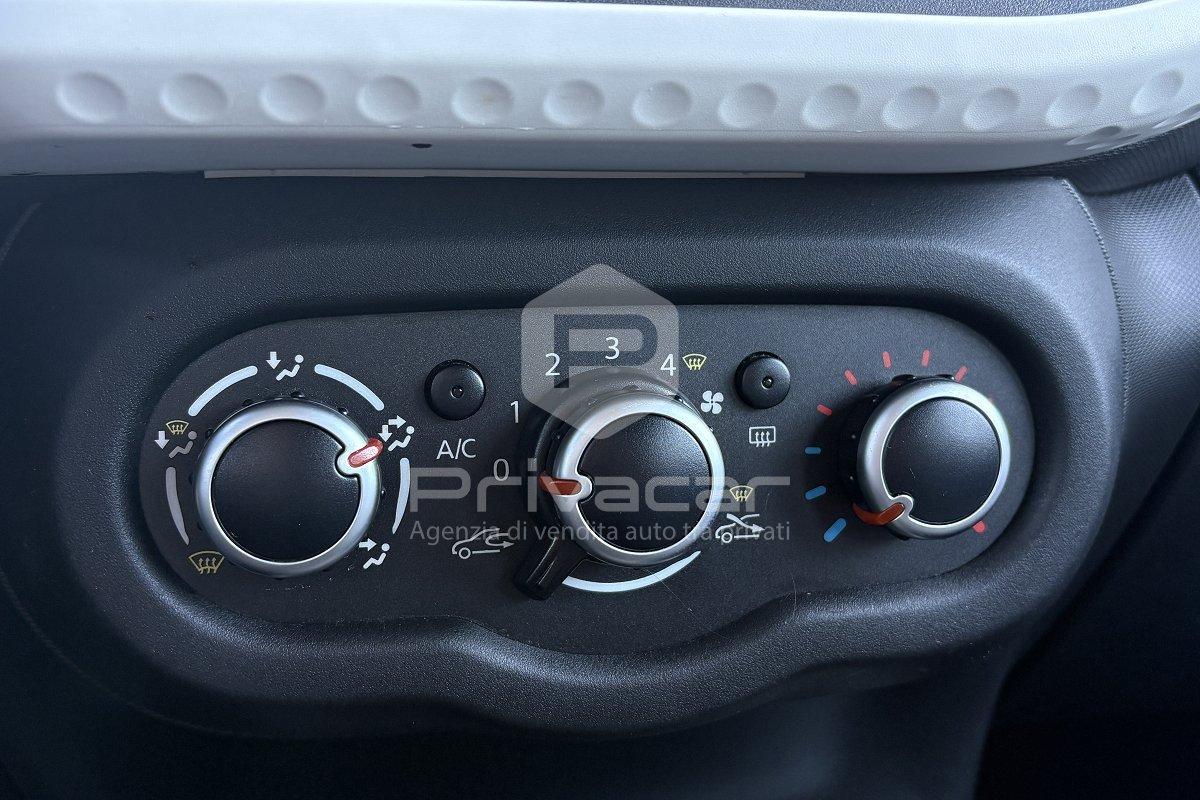 RENAULT Twingo SCe 65 CV Intens