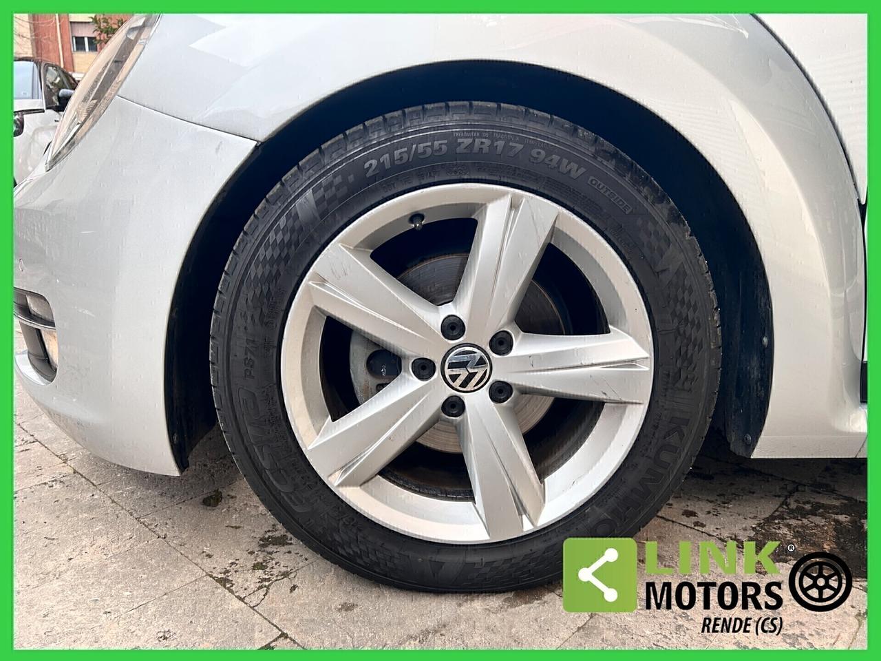 Volkswagen Maggiolino 2.0 TDI DSG Sport 07/2012