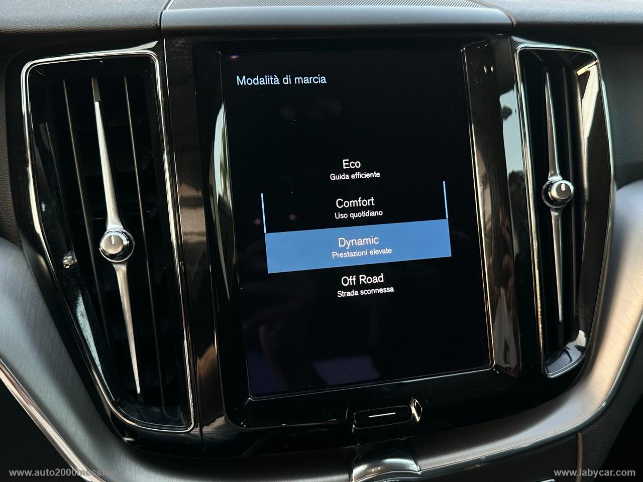 VOLVO XC60 B4 GEARTRONIC MOMENTUM IBRIDO DIESEL/ELETTTICO