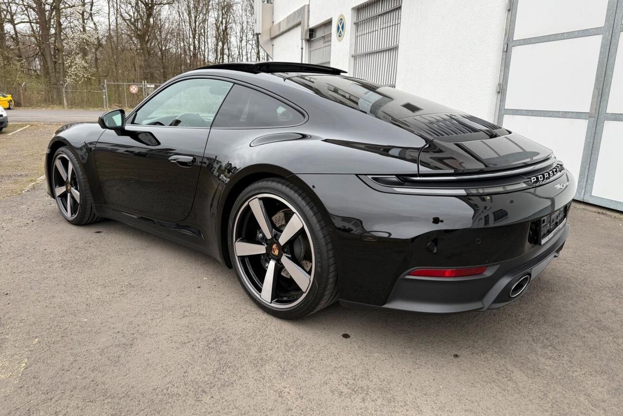 Porsche 911 Carrera