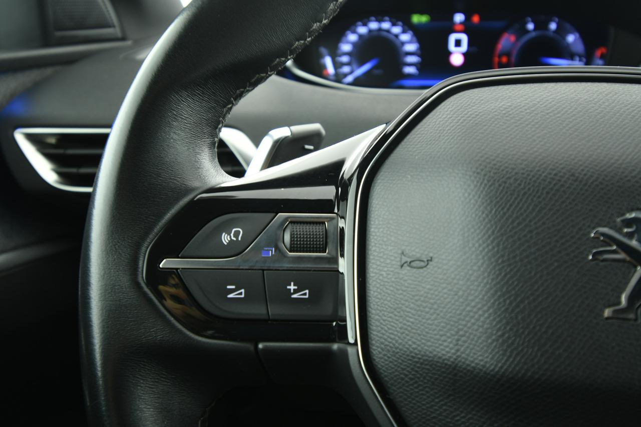 PEUGEOT 5008 1.5 bluehdi Allure Pack s&s 130cv eat8 7p.ti. CAMERA+APP CONNECT