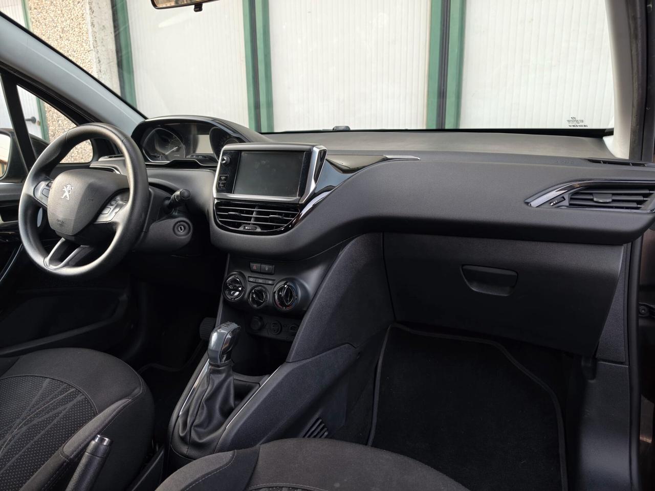 Peugeot 208 1.2 BENZINA NEOPATENTATI 3 PORTE 2012