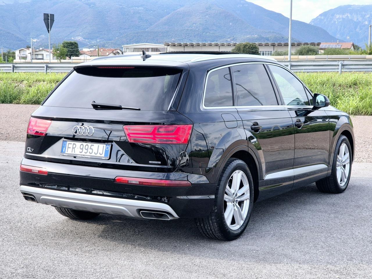 Audi Q7 3.0 TDI 245CV S-LINE 2018