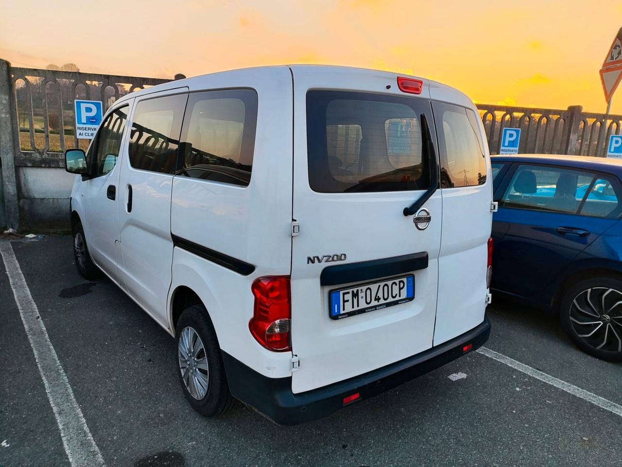 NISSAN NV200 (C58)