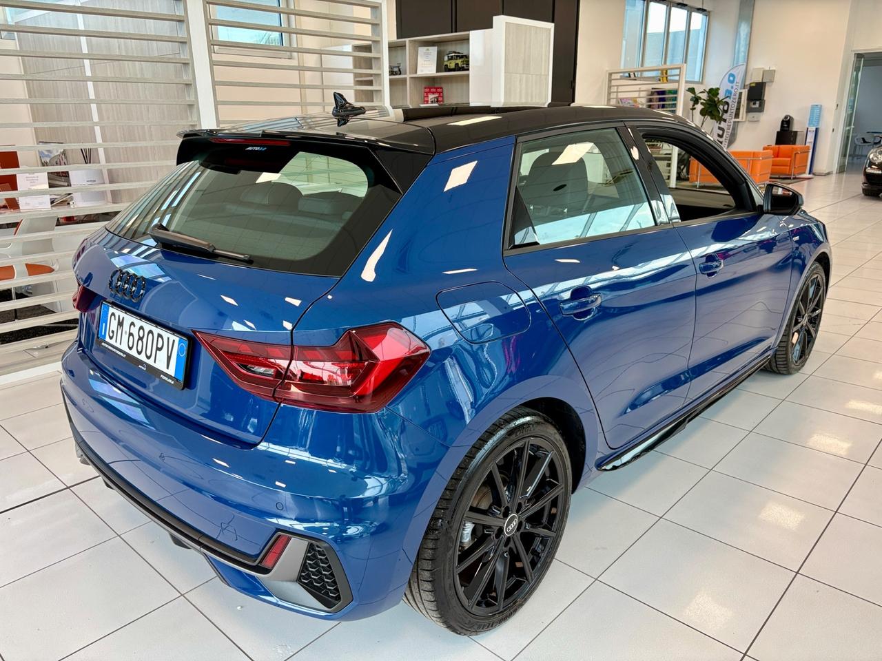 Audi A1 SPB 35 TFSI S tronic Identity Black