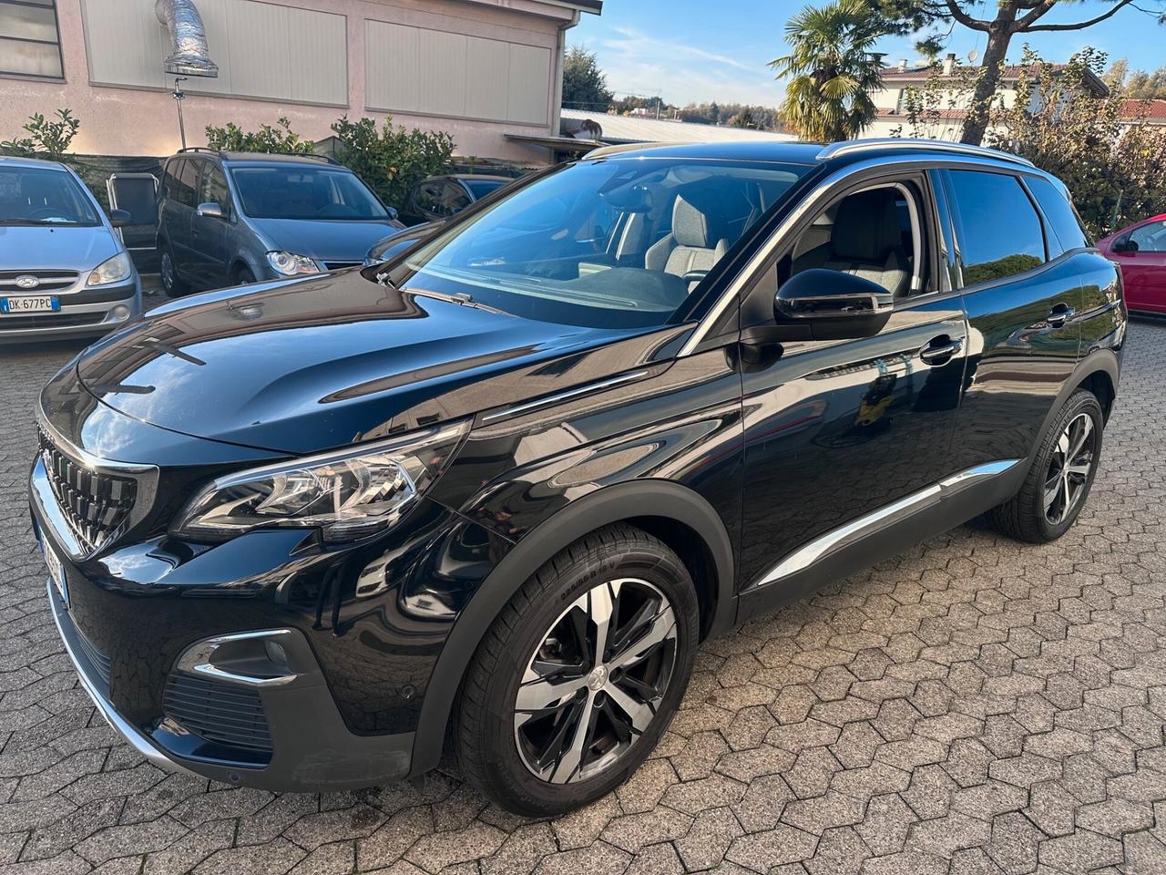 Peugeot 3008 BlueHDi 120 EAT6 S&S Allure