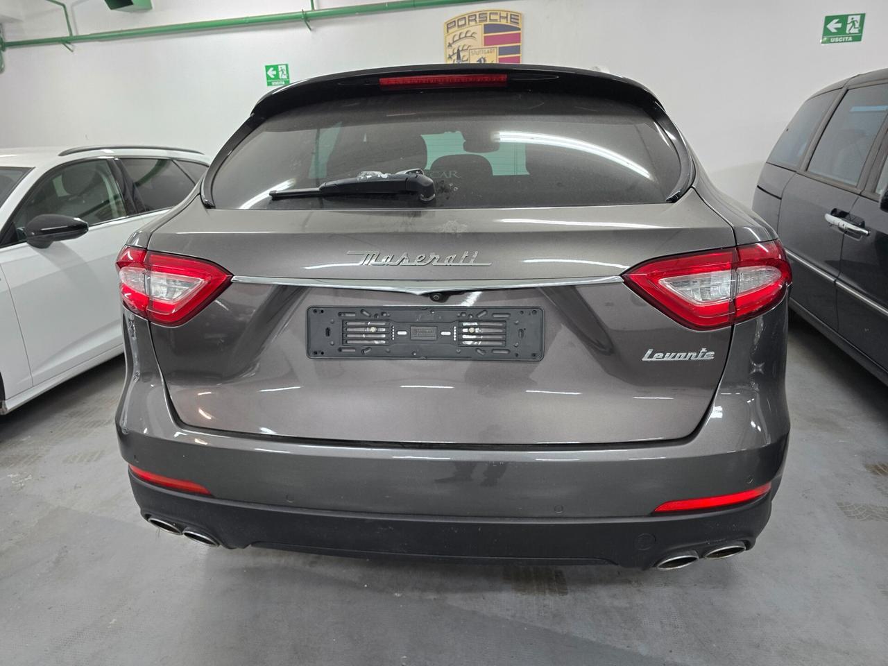 Maserati Levante V6 TETTUCCIO APRIBILE E PANORAMICO