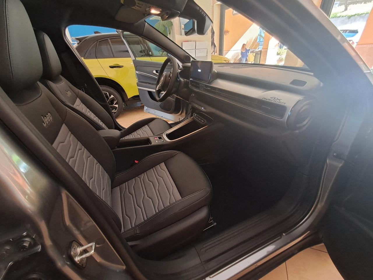 Jeep Avenger 1.2 Turbo 136 CV MHEV 4xe Upland