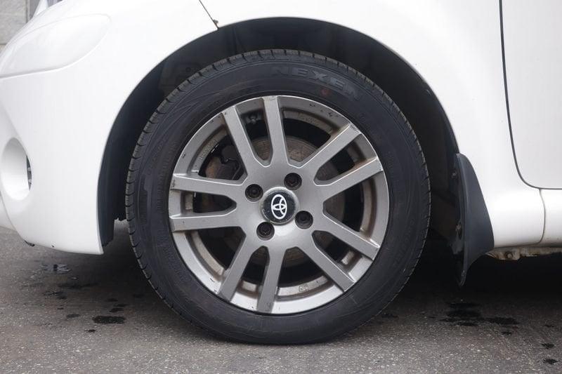 Toyota Aygo Toyota Aygo 1.0 VVT-i Active Connect 50KW ANNO 2013