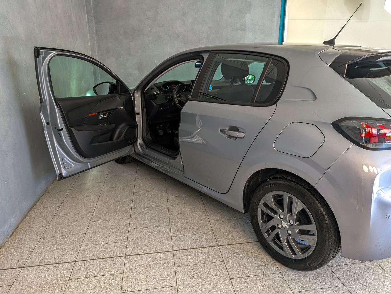 Peugeot 208 1.2 puretech 75cv Active Pack