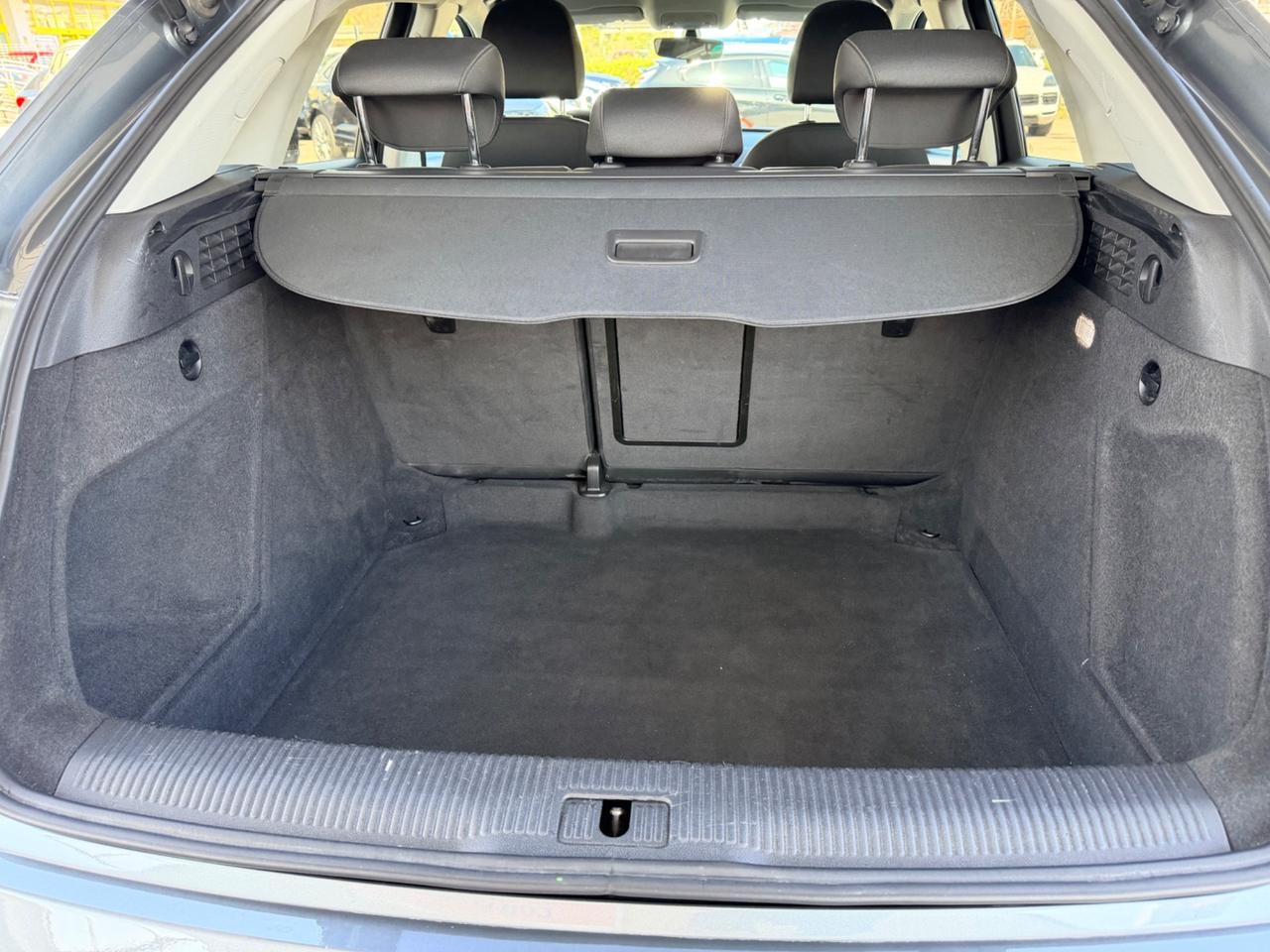 Audi Q3 2.0 TDI 120CV S tronic Sport in garanzia