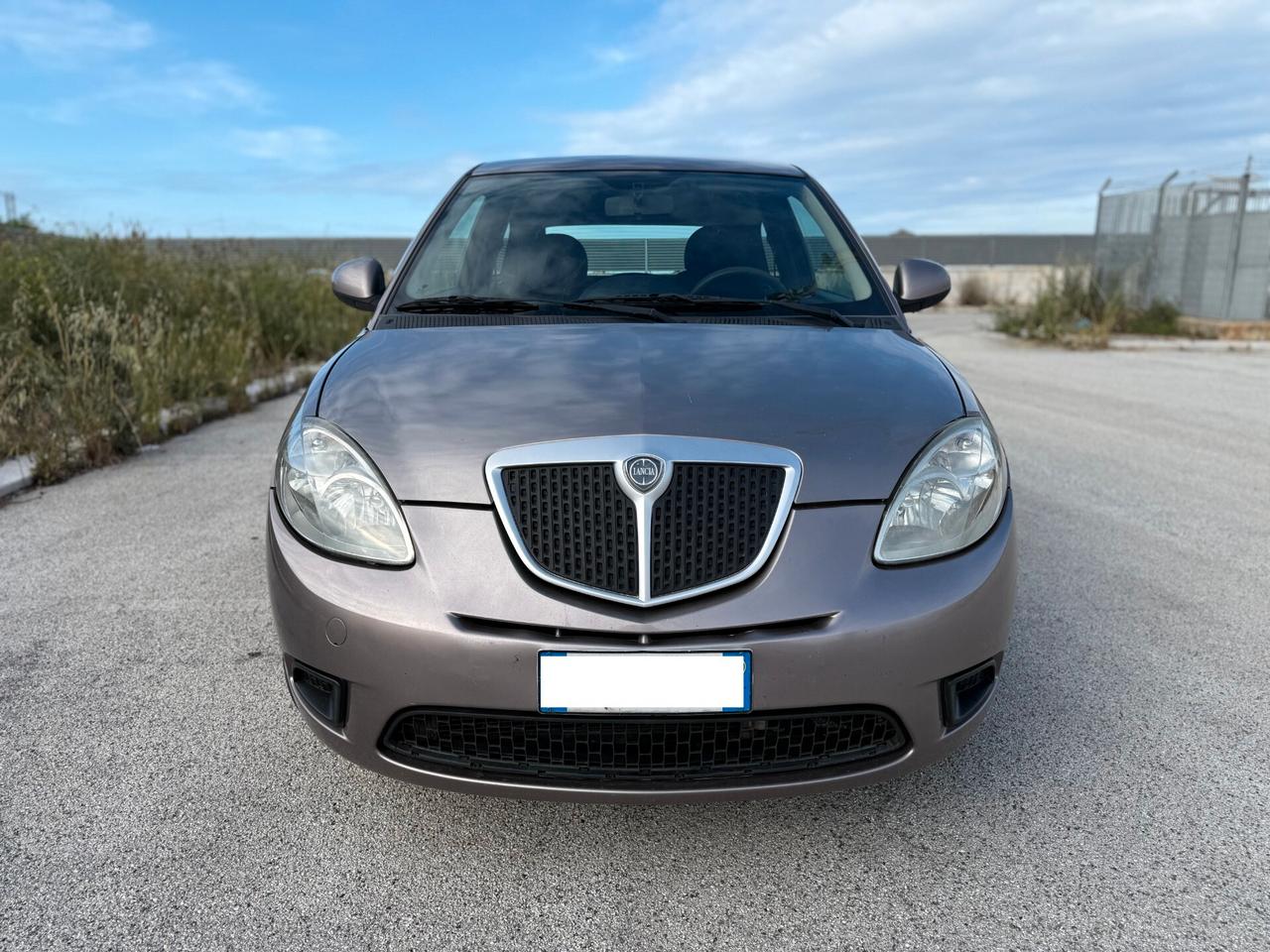 Lancia Ypsilon 1.3 MJT 90 CV MomoDesign