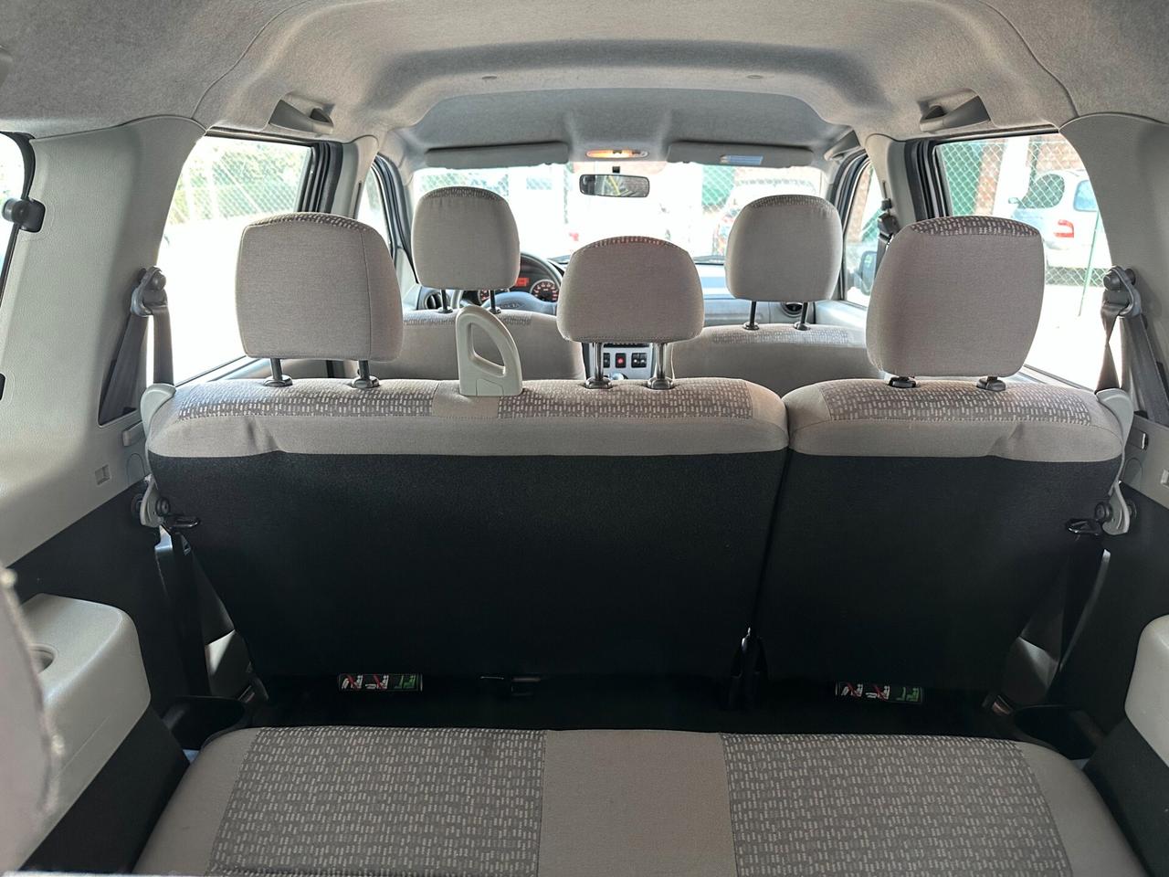 Dacia Logan MCV 1.6 7 posti (12 Rate)
