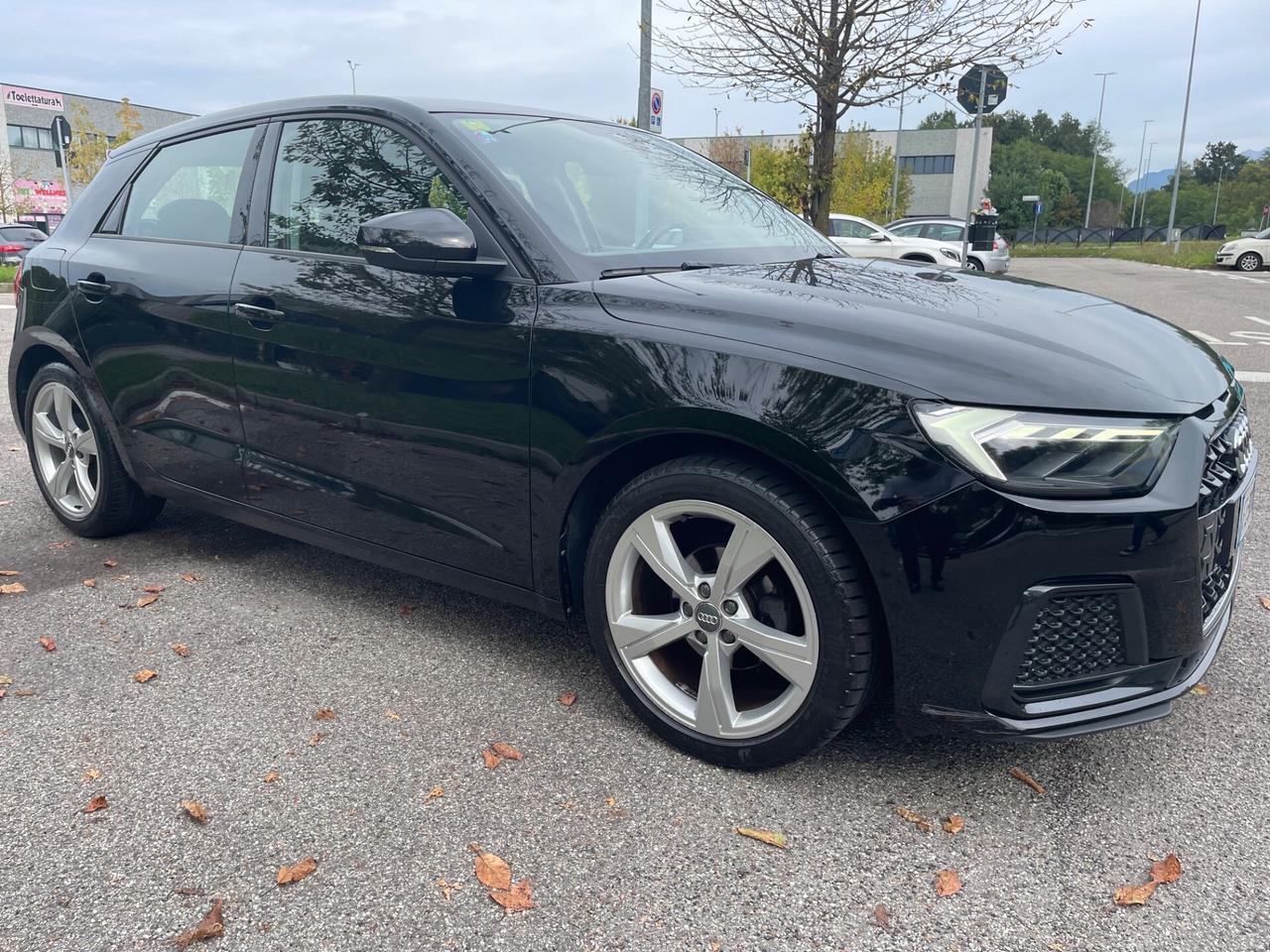 Audi A1 SPB*Neopatentati*Cerchi*Car play*