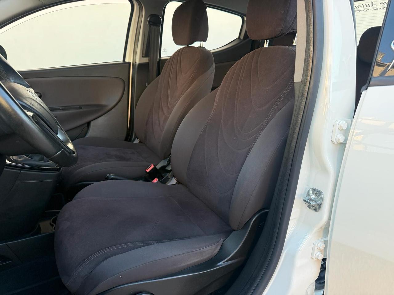 Lancia Ypsilon 1.2 69 CV 5 porte