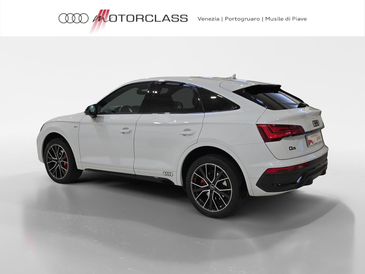Audi Q5 sportback 40 2.0 tdi mhev 12v identity black quattro s tronic