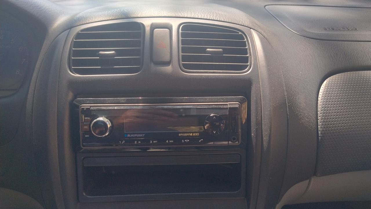 Mazda 323 F 1.6i 16V C. Autom. ASI-CRS clima Ok Neopat.