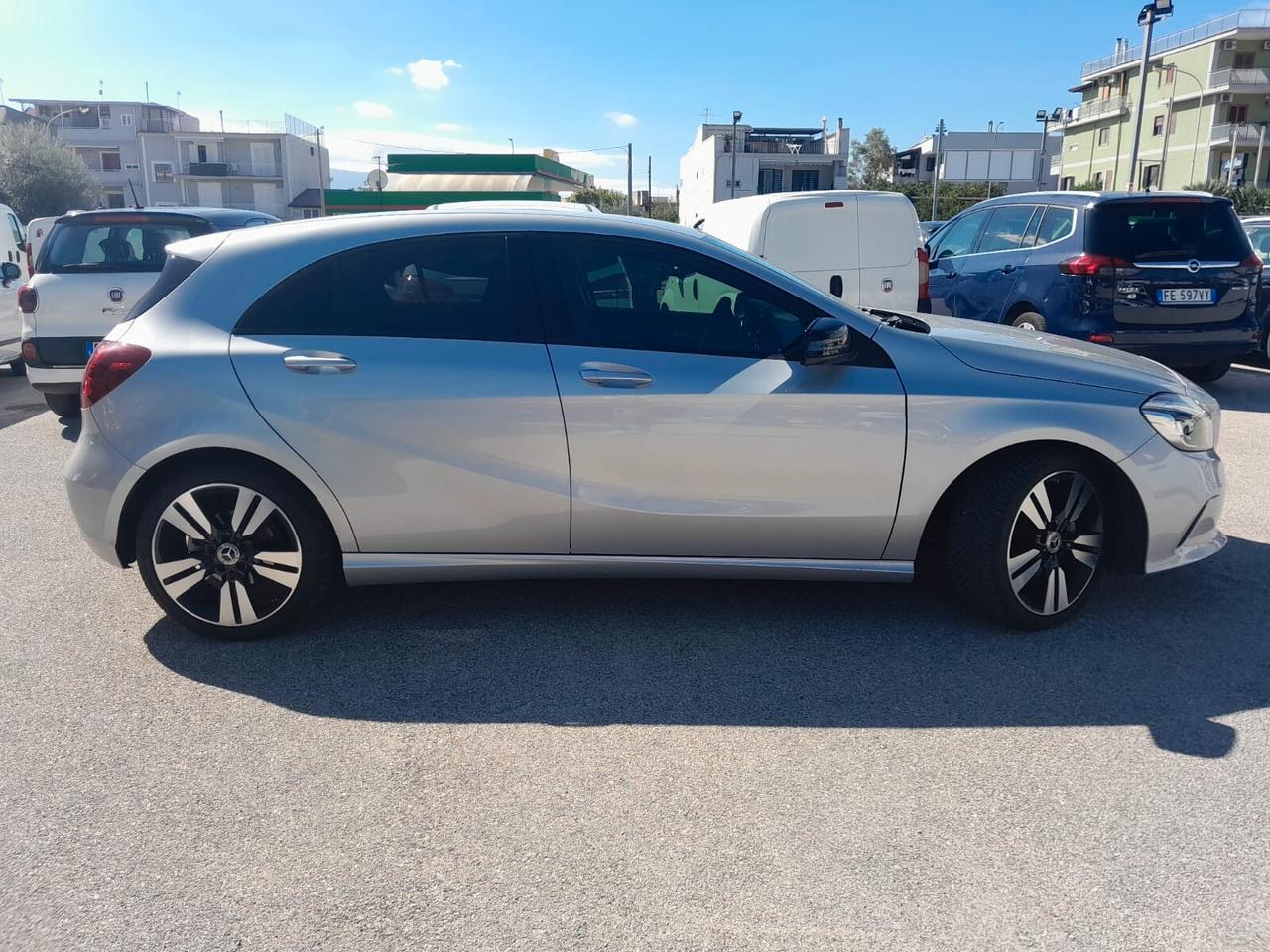 Mercedes-benz A 180 A 180 d Sport