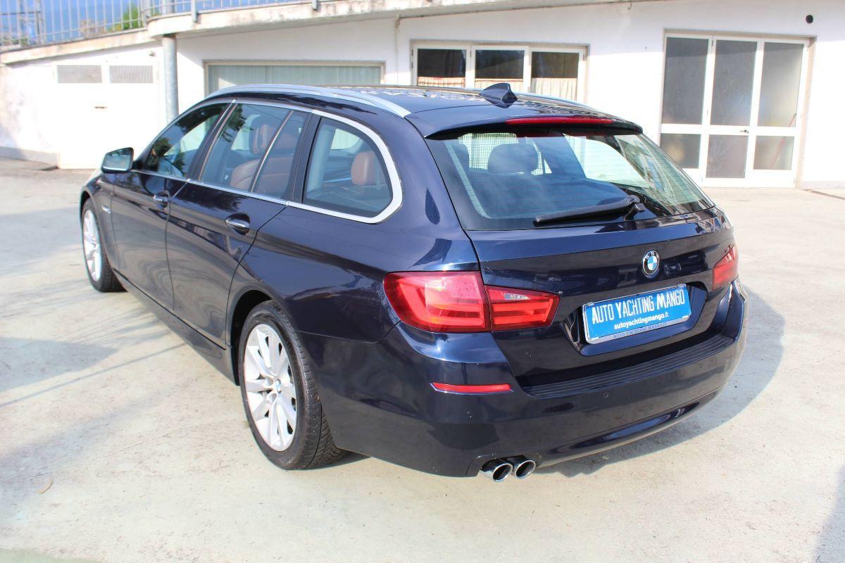 BMW - Serie 5 Touring - 520d Futura