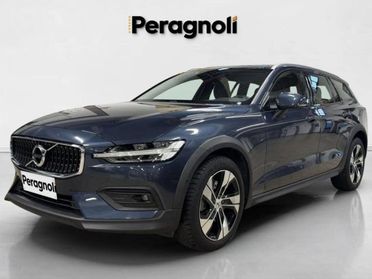 VOLVO V60 Cross Country B4 D AWD CORE AUTOMATICA