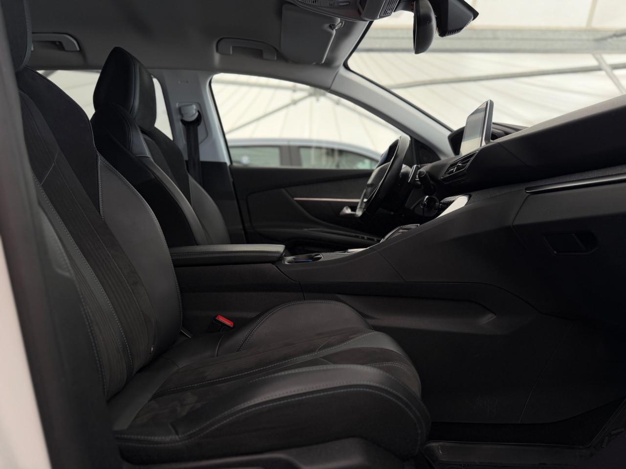 Peugeot 3008 BlueHDi 130 S&S EAT8 Crossway