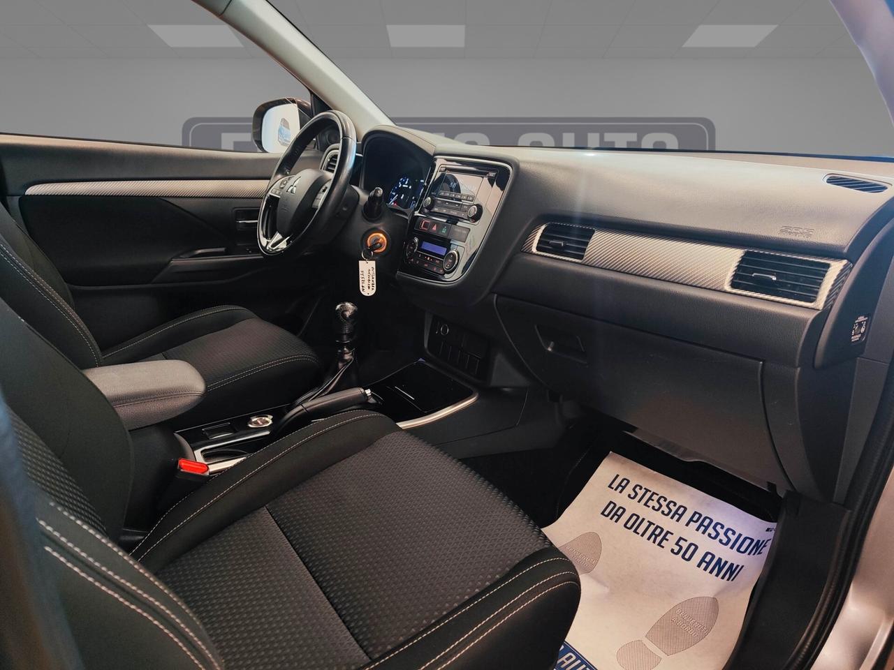 Mitsubishi Outlander 2.2 DI-D 4WD Instyle