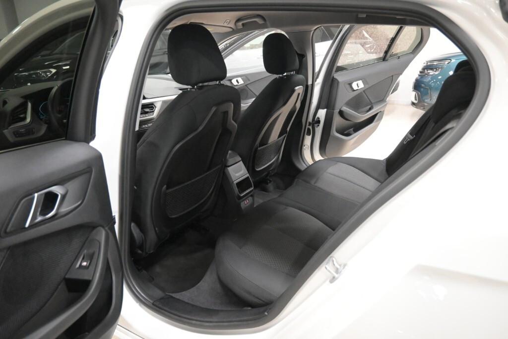 Bmw 116 116d 5p. Business Advantage