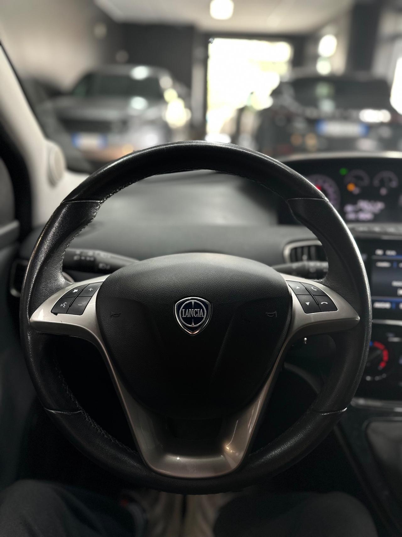 Lancia Ypsilon 1.0 FireFly 5 porte S&S Hybrid
