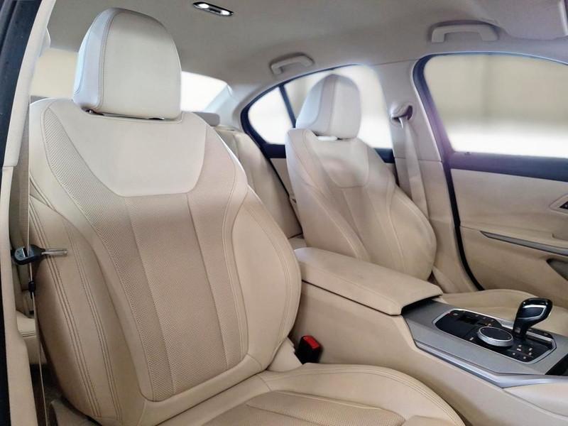 BMW 330 Business Advantage aut. 4 PORTE BERLINA