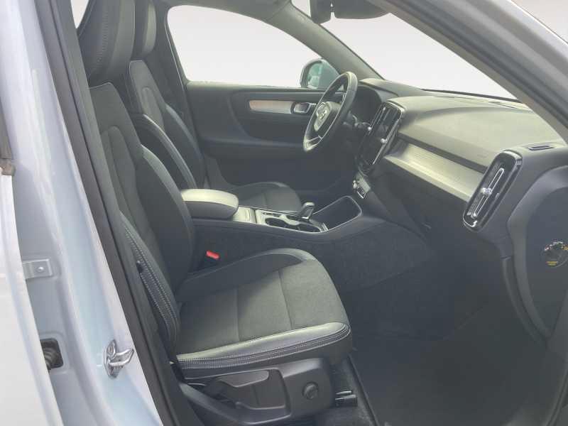 VOLVO XC40 2.0 d3 MoMenT. AuTo