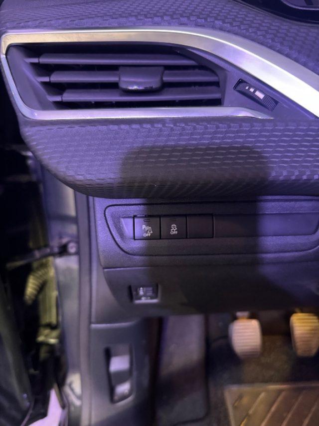 PEUGEOT 208 1° serie PureTech 82 5 porte Allure