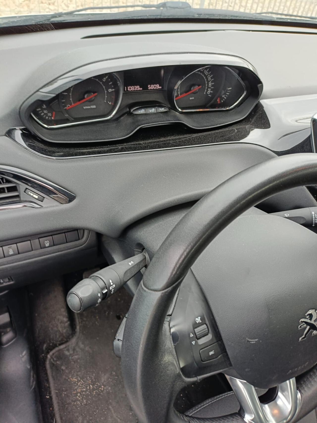 Peugeot 208 PureTech 82 5 porte Allure MOTORE NUOVO