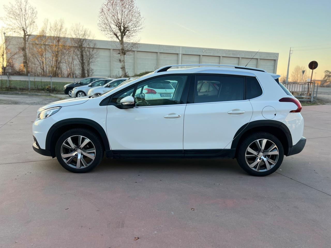 Peugeot 2008 BlueHDi 100 S&S Allure