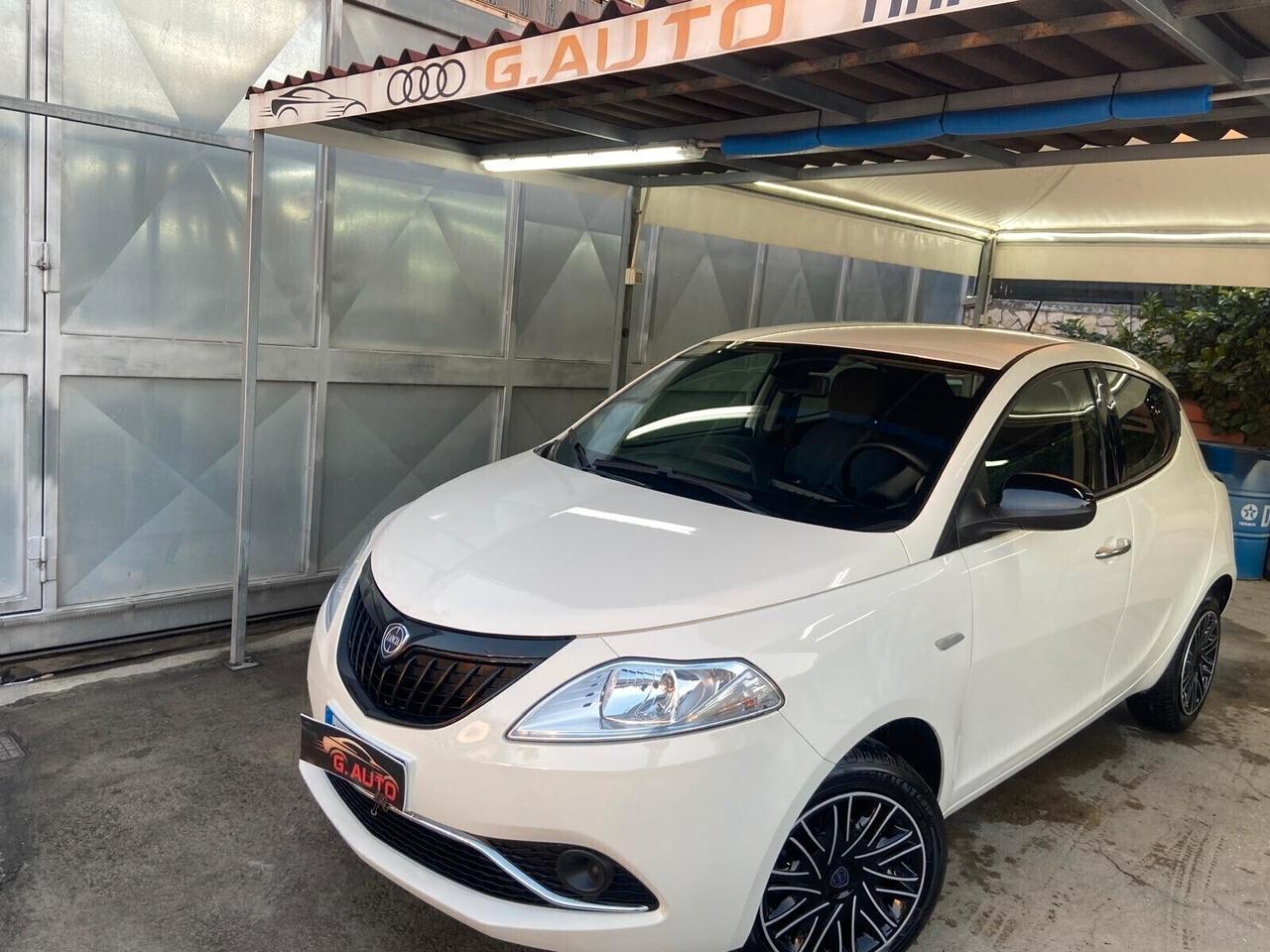 Lancia Ypsilon 1.0 FireFly 5 porte S&S Hybrid Gold