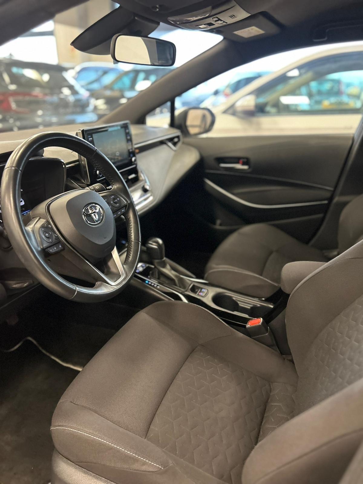 Toyota Corolla Touring Sports 1.8 Hybrid Business