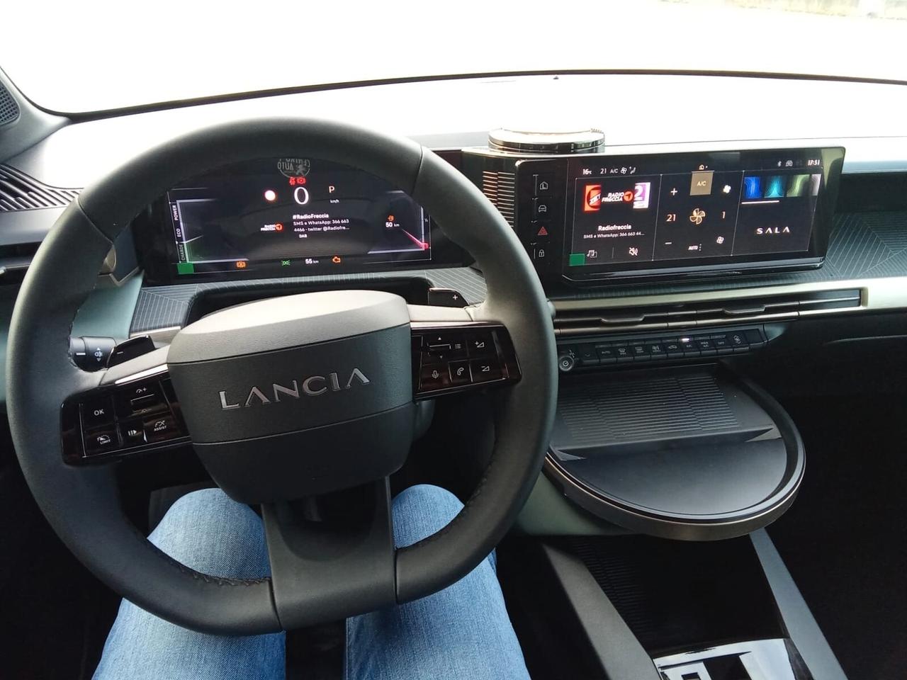 Lancia Ypsilon Hybrid e-DCT