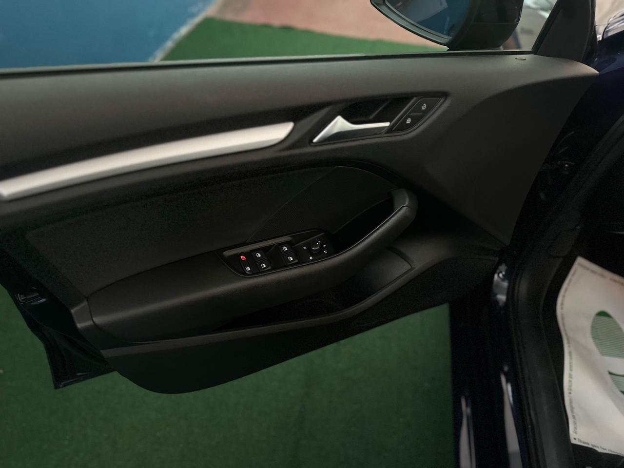 Audi A3 Sedan 1.6 TDI 116 CV/ok neopat/2018