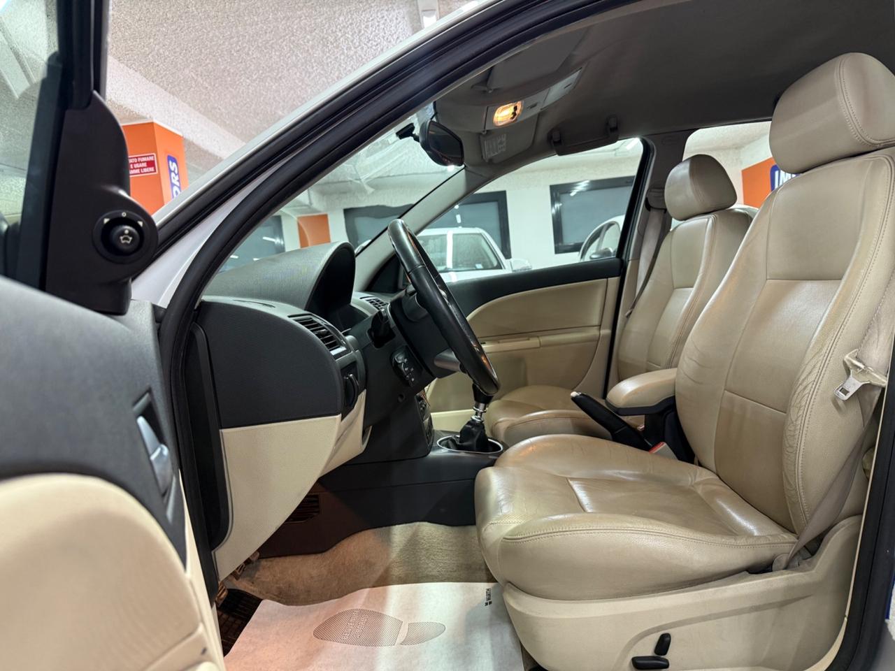 Ford Mondeo 2.0 TDDi cat SW Ghia - 116CV