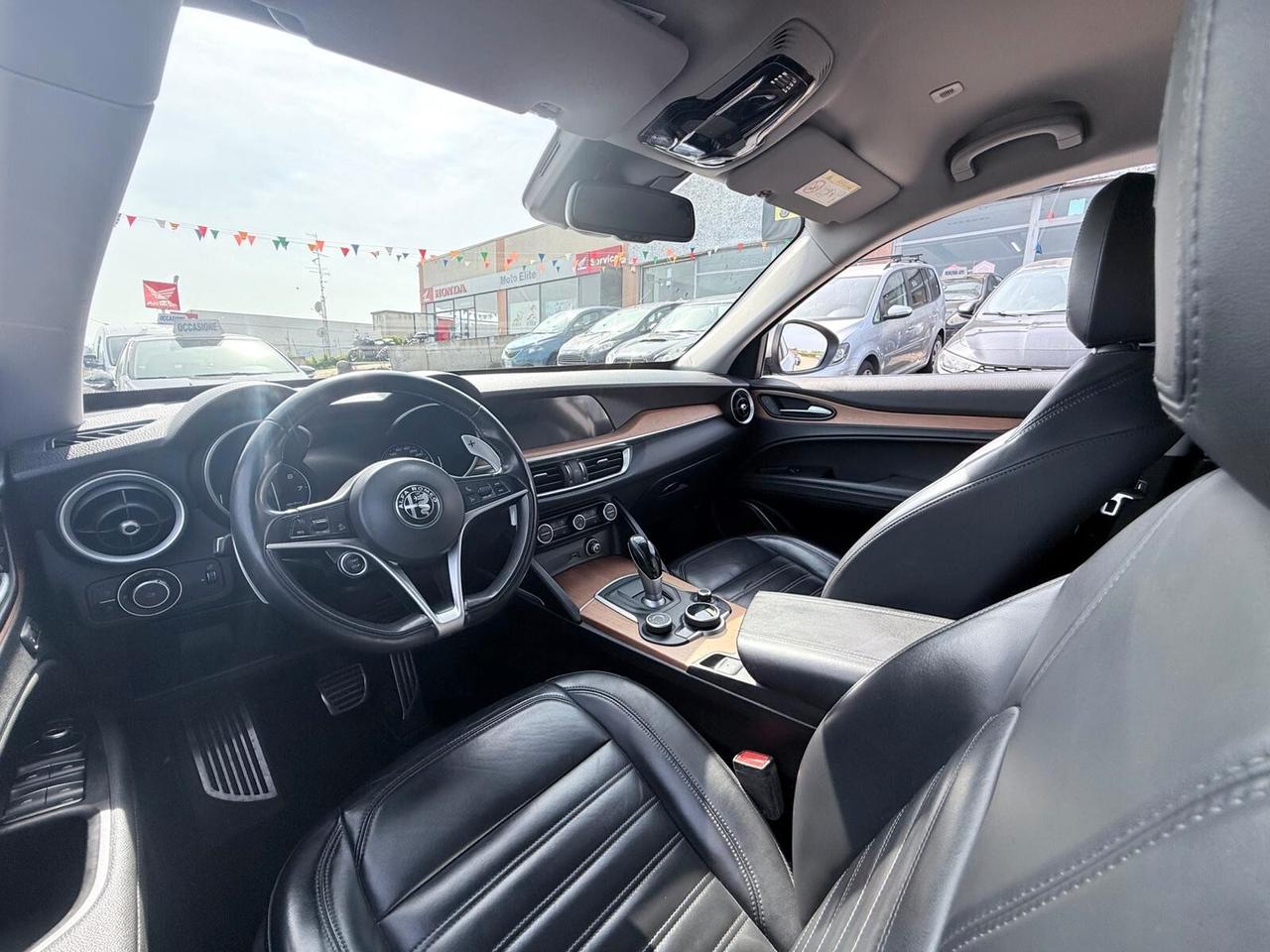 Alfa Romeo Stelvio 2.0 Turbo 280 CV AT8 Q4 GANCIO TRAINO