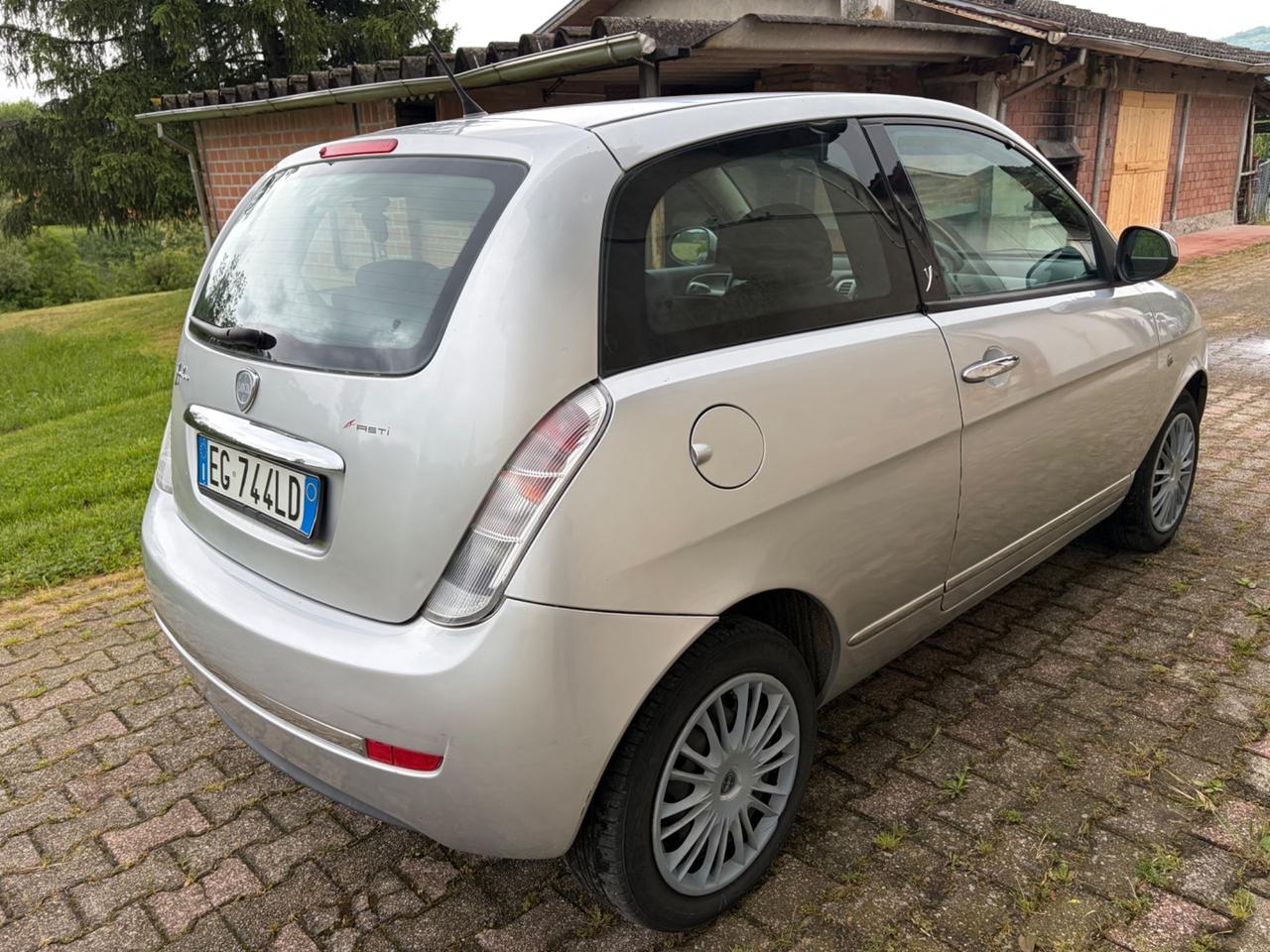 Lancia Ypsilon 1.2 BENZINA 2011