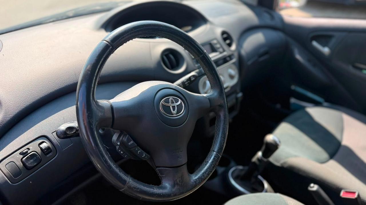 Toyota Yaris 1.0 BENZINA 2004 NEOP