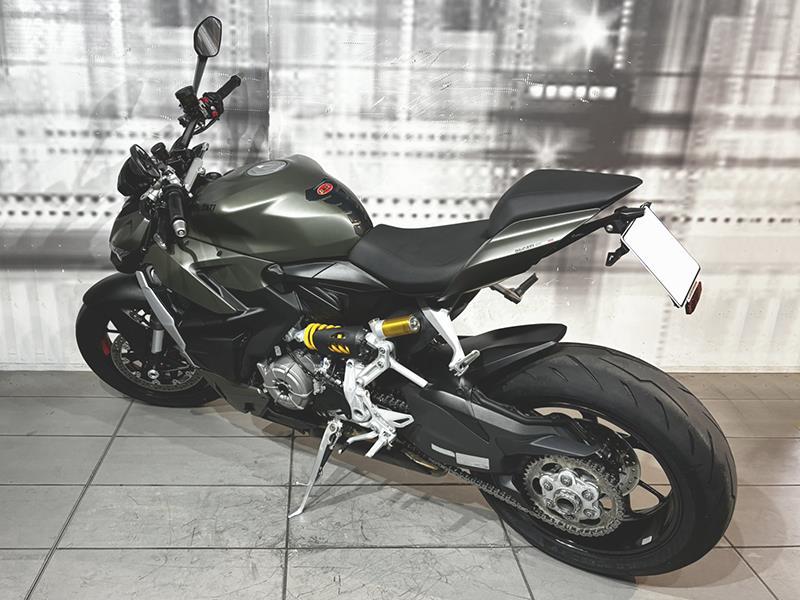 Ducati Streetfighter V2