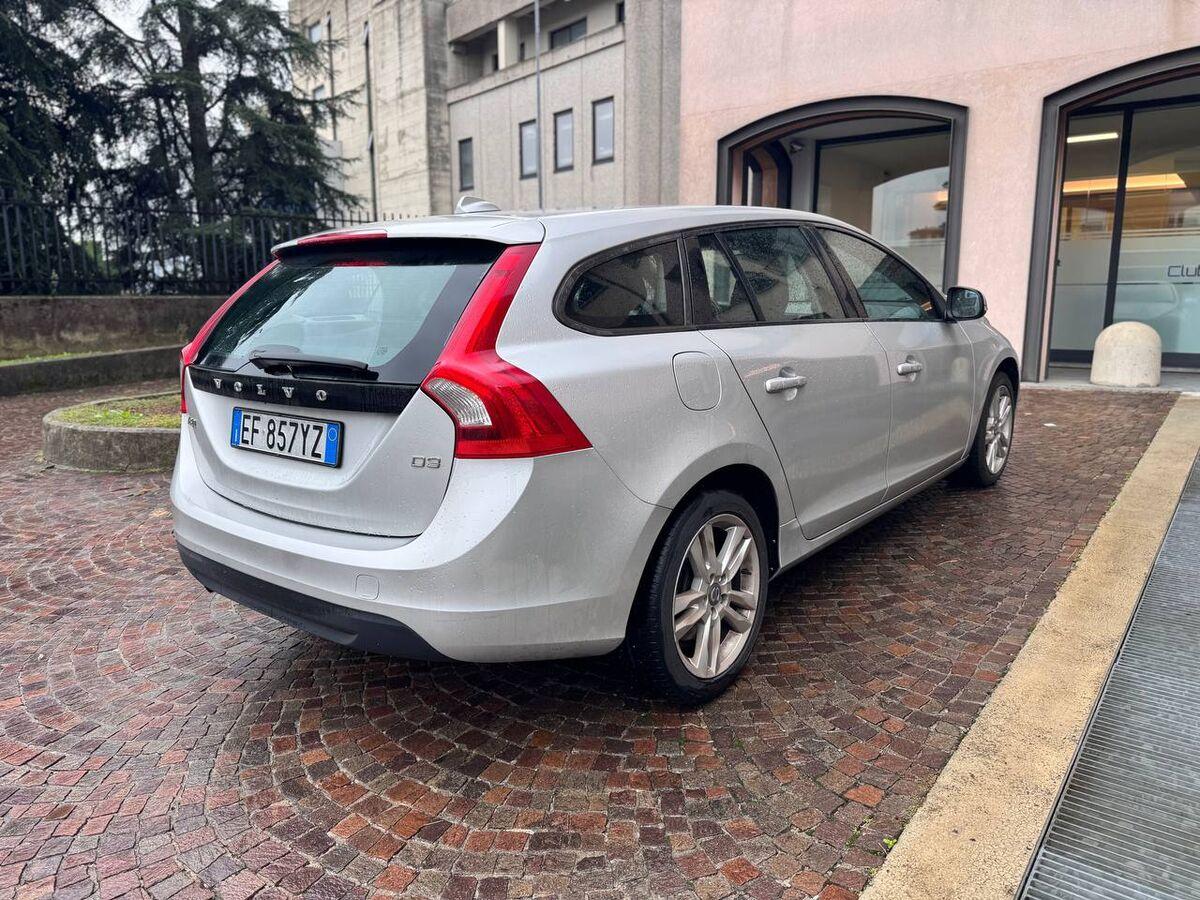Volvo V60 I 2010 V60 2.0 D3 Summum