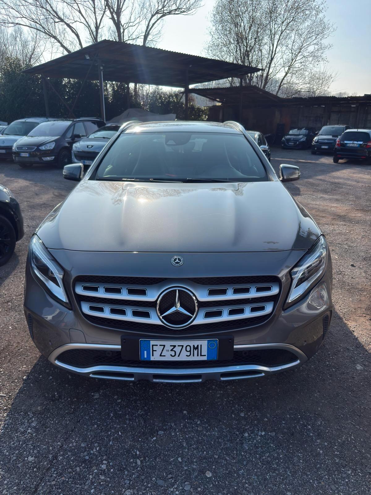 Mercedes-benz GLA 180 Premium