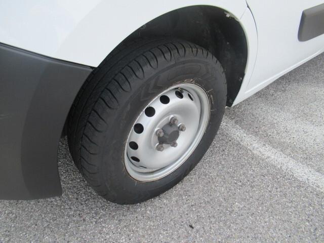 Nissan Interstar 2.3 dCi 135cv P.M.T.M. (L2H2)