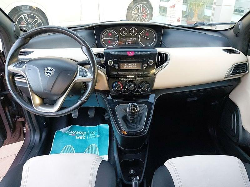 Lancia Ypsilon 0.9 Twinair 85 CV metano Ecochic Gold